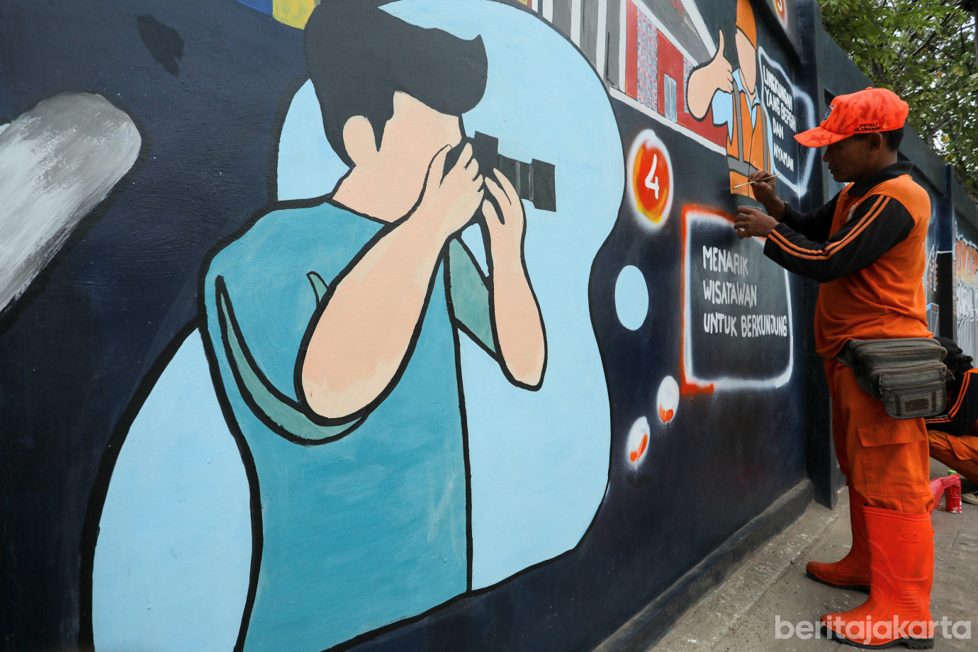 3 Kecamatan Tanjung Priok Percantik Jalan Yos Sudarso dengan Mural Bertema Jakarta Utara_3.jpg