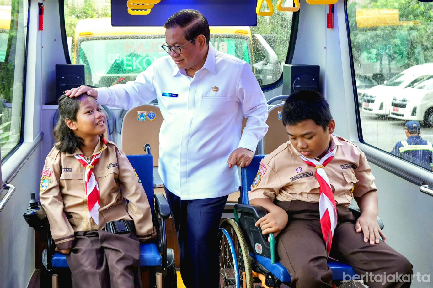 6 bus disabilitas.jpg