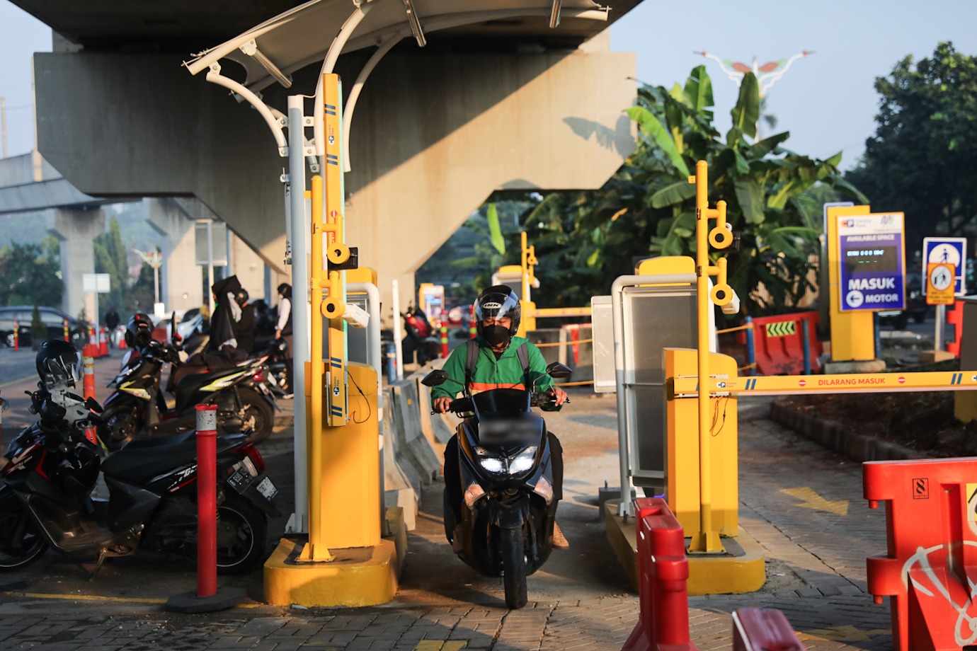 Tinjau Park Ride Lebak Bulus-5.jpg