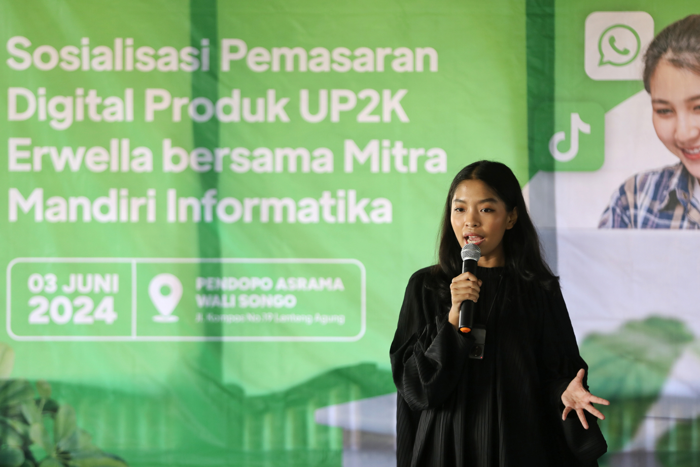 Edukasi dan Sosialisasi Pemasaran Berbasis Digital Produk UP2K Erwella.jpg