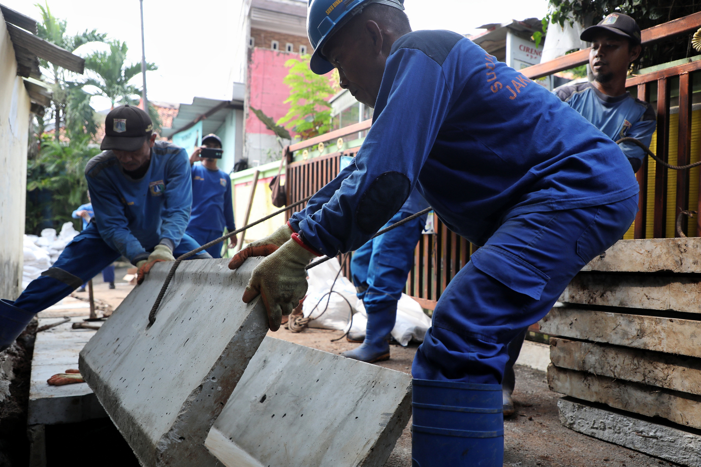 4.Satpel SDA Ciracas Normalisasi Saluran di Kelapa Dua Wetan.jpg