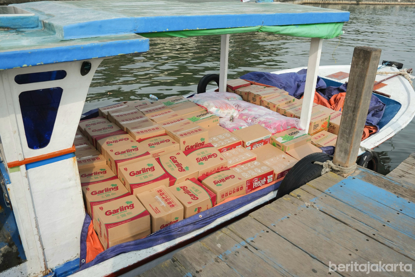 3-1 logistik ke pulau.jpg