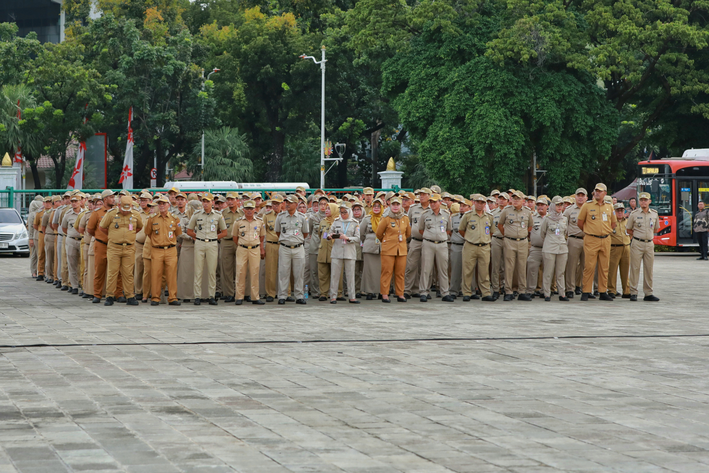 4-gub apel perdana.jpg