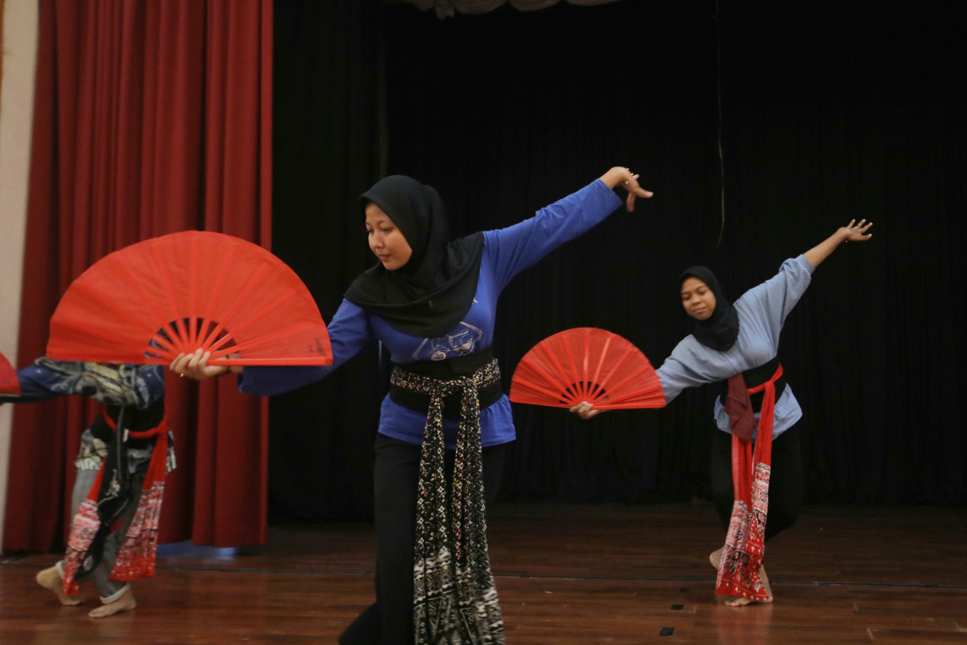 2 Suku Dinas Kebudayaan Jakarta Barat Gelar Pelatihan Seni Tari Nusantara_2.jpg