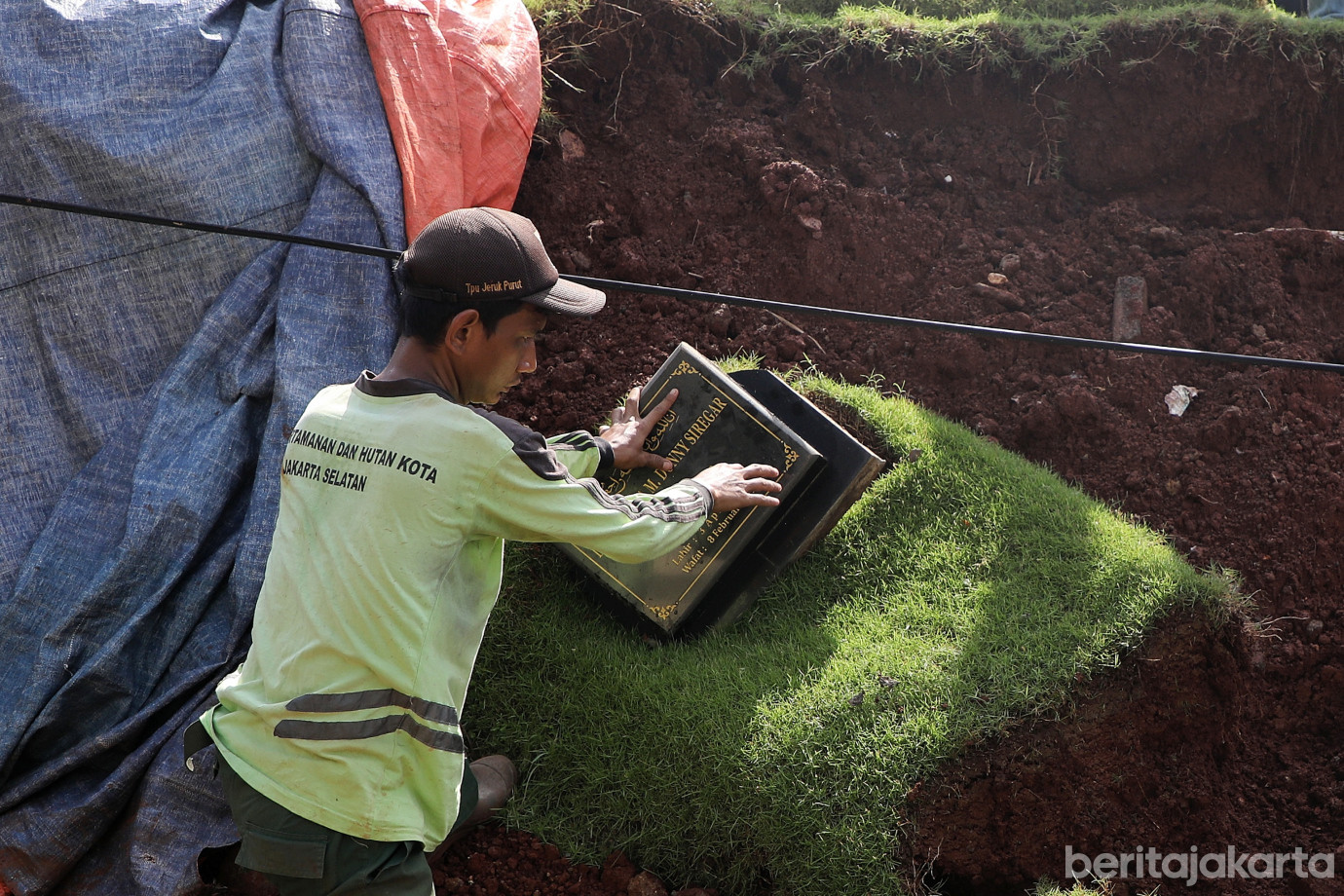 5.Penanganan Longsor TPU Jeruk Purut.jpg