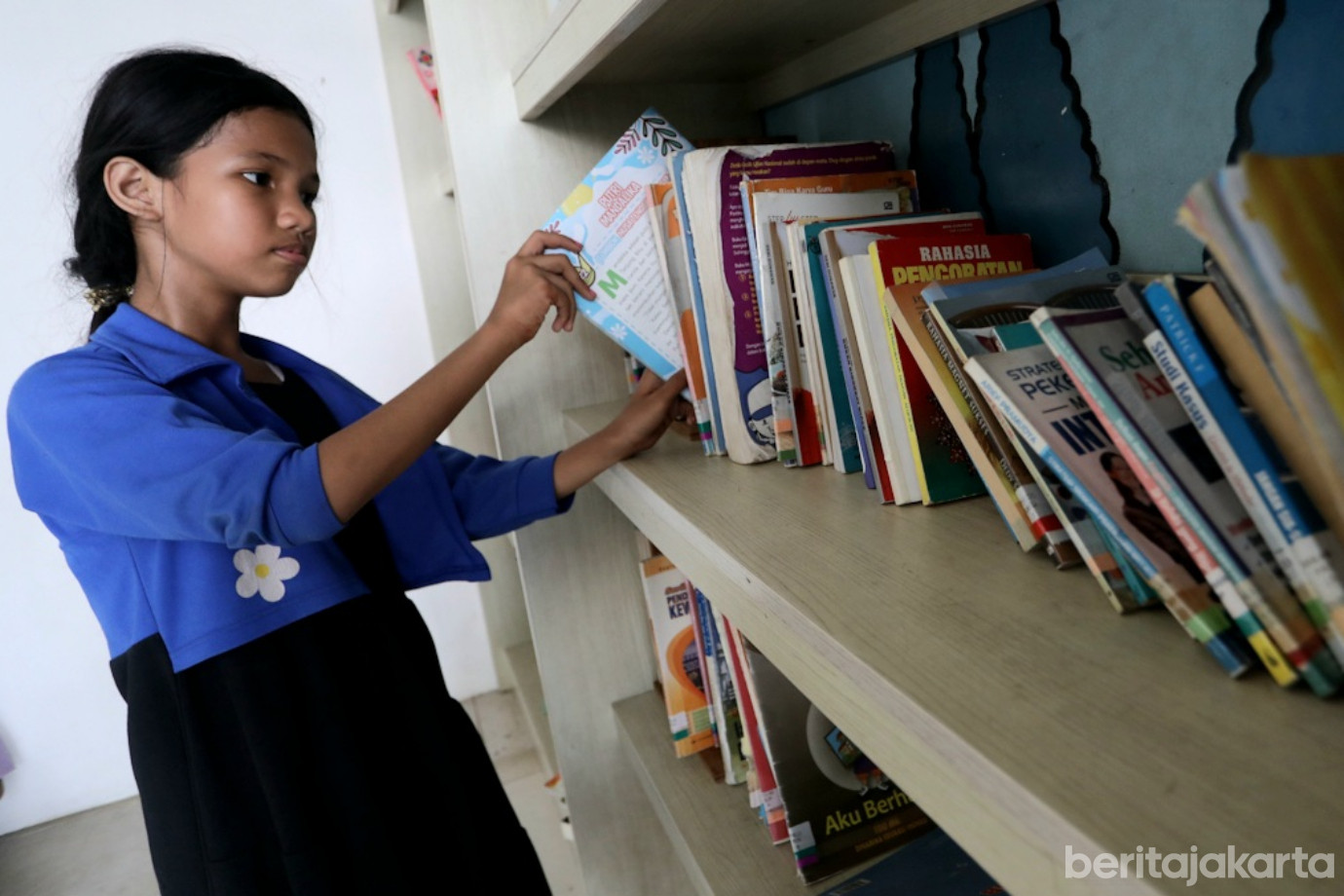 02 Melihat Keseruan Anak-Anak Bermain di RPTRA Rawa Jaya_2.jpg
