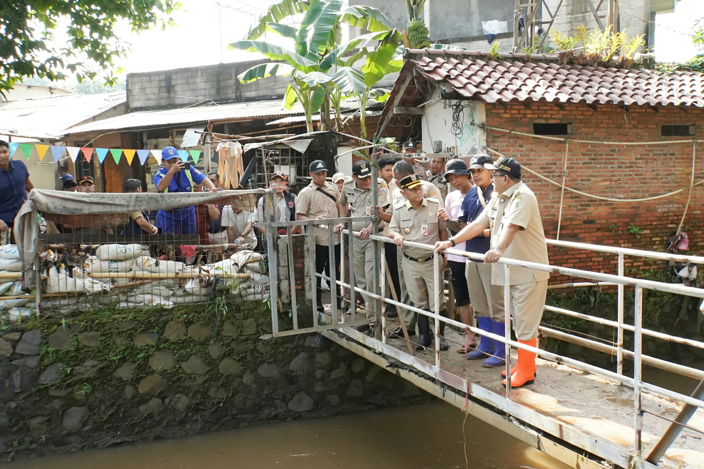 4 Wagub Kunjungi Lokasi Banjir_4.jpg