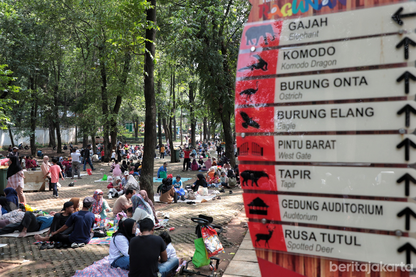 2.Ragunan Ramai Dikunjungi Saat Libur Natal 2025.jpg