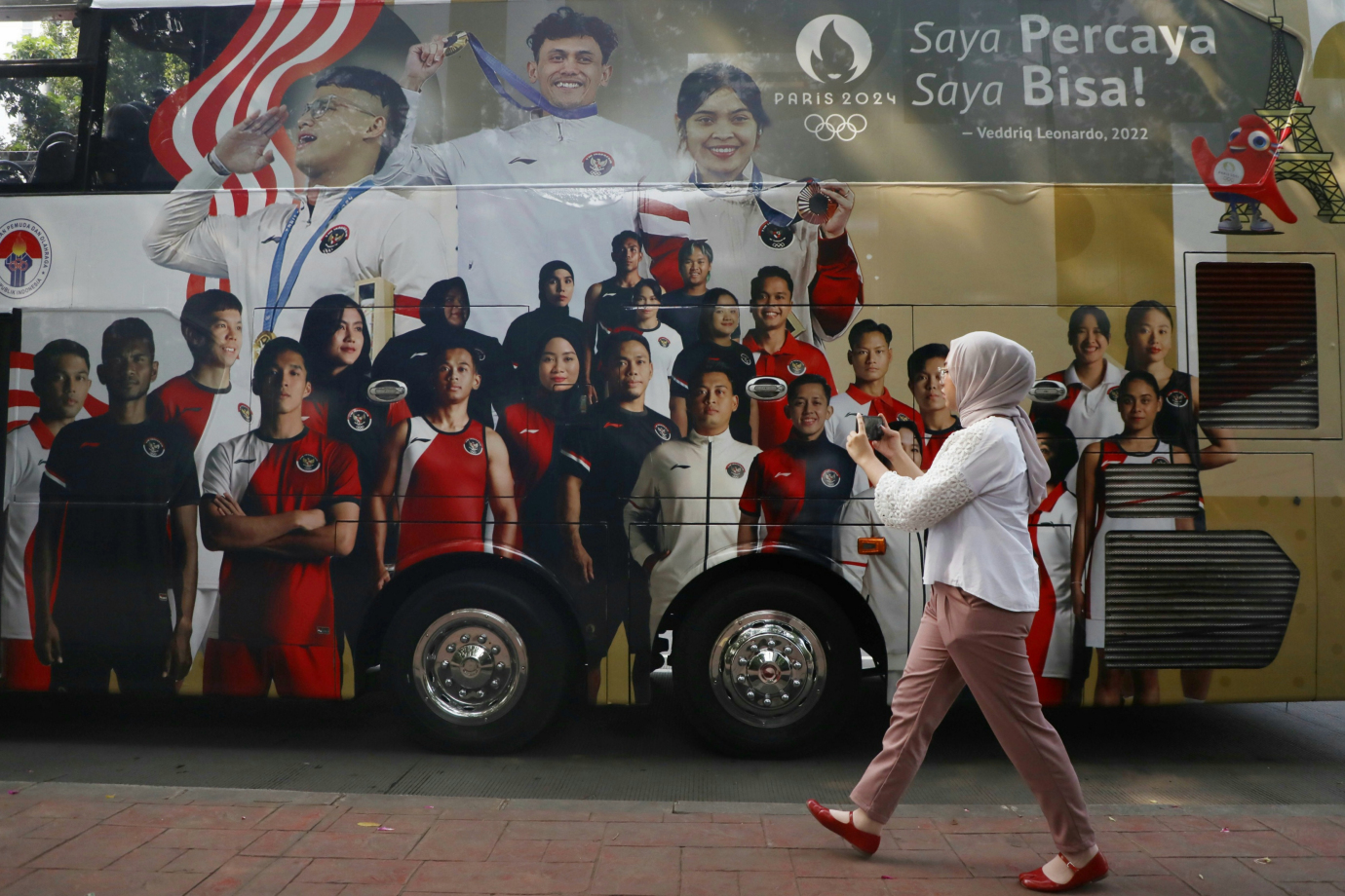 2 Bus Double Decker 2.jpg