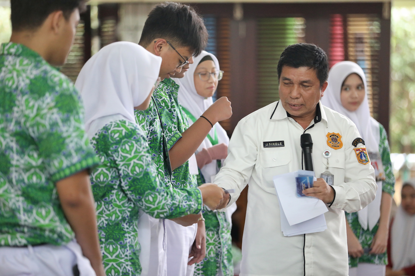 8.Satpol PP Goes To School Sambangi SMA Al-Azhar 3.jpg