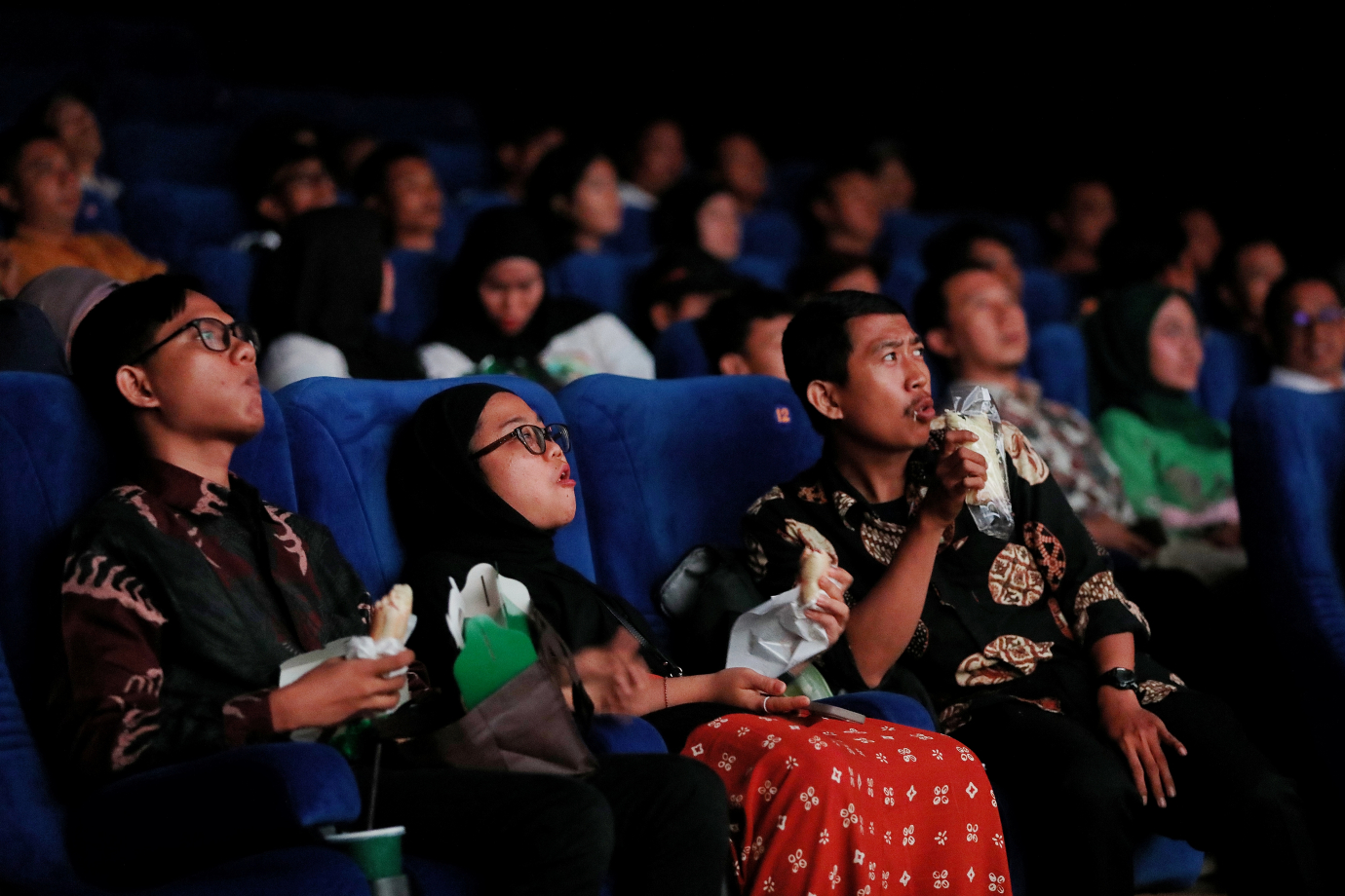 4.Rano Karno Ajak PPSU dan Damkar Nonton Bareng Film Pengepungan Bukit Duri__.jpg