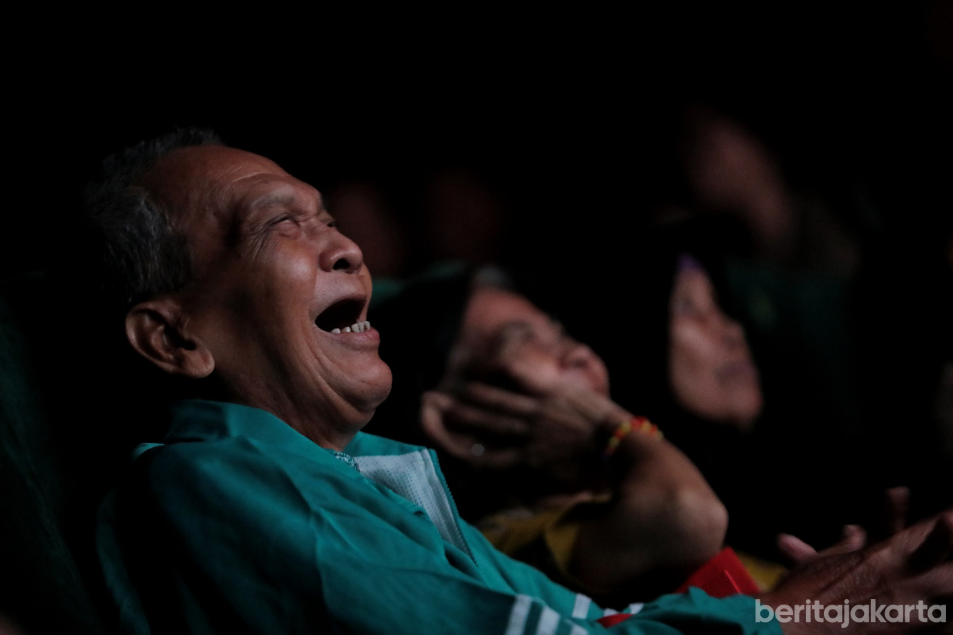 9.Wagub Ajak 100 Lansia Nonton Bareng Agak Laen_ Menyala Pantiku.jpg