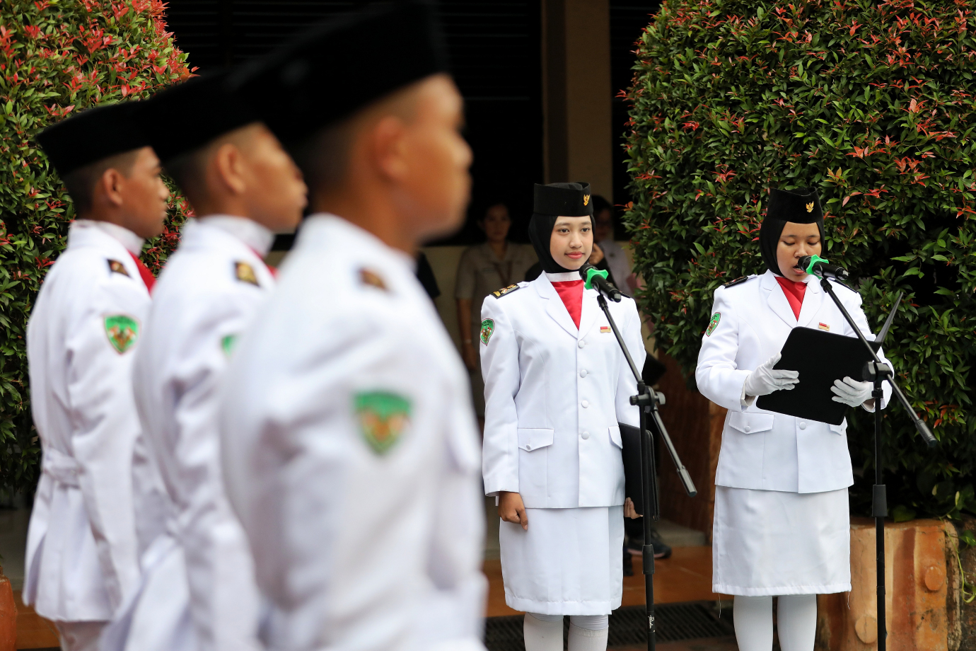 3.Hari Pertama Sekolah, Munjirin Pimpin Apel di SMAN 39 .jpg