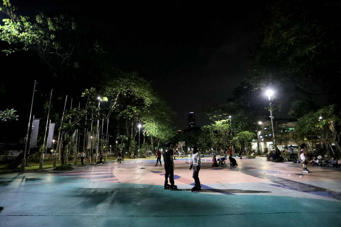 6 Taman Menteng Jadi Ruang Favorit Warga Usai Dibuka 24 Jam_6.jpg
