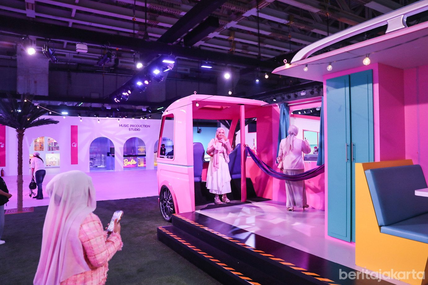 World of Barbie-6.jpg