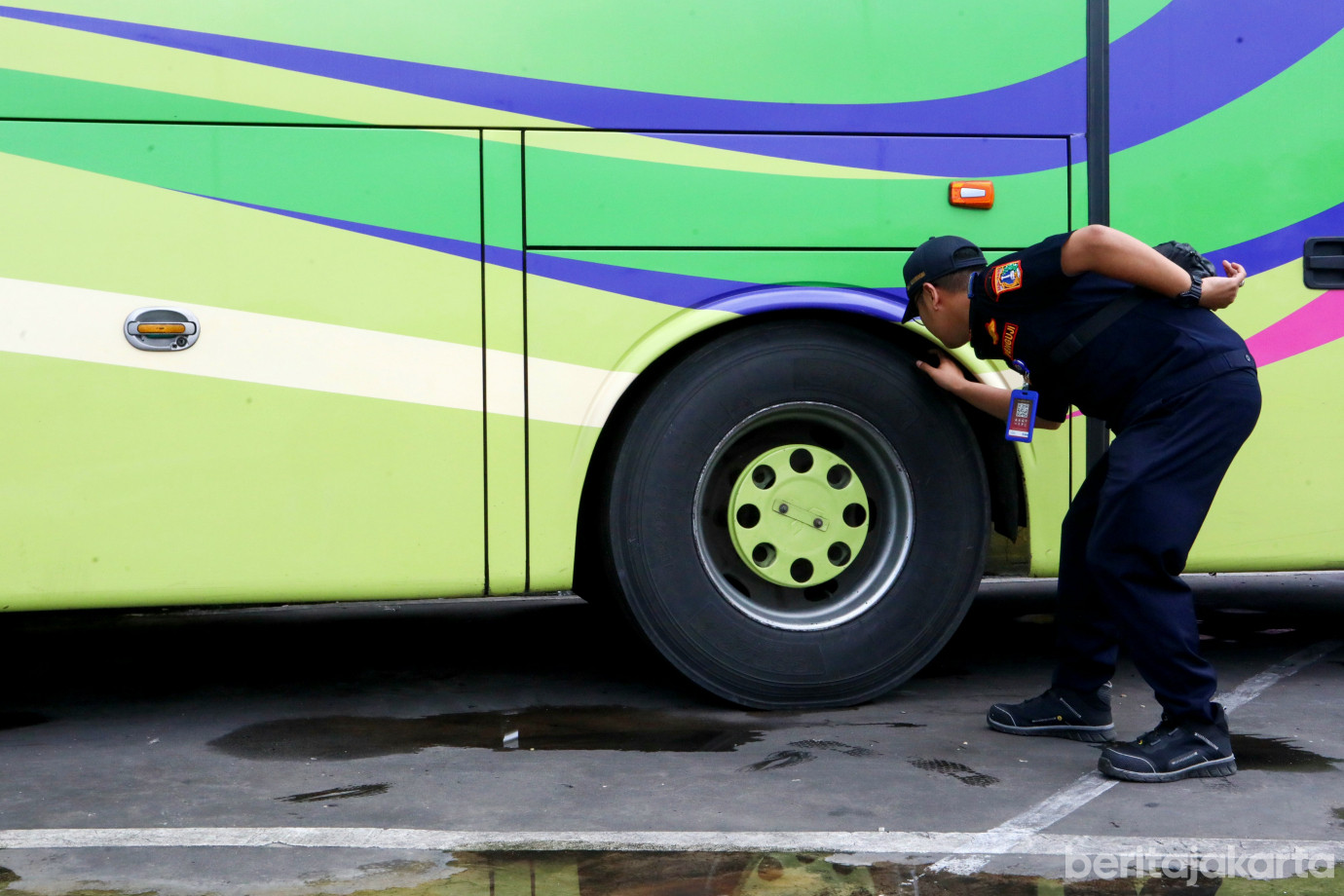 3 Ramp Check Bus AKAP di Terminal Pulo Gebang Jelang Nataru 2026_3.jpg