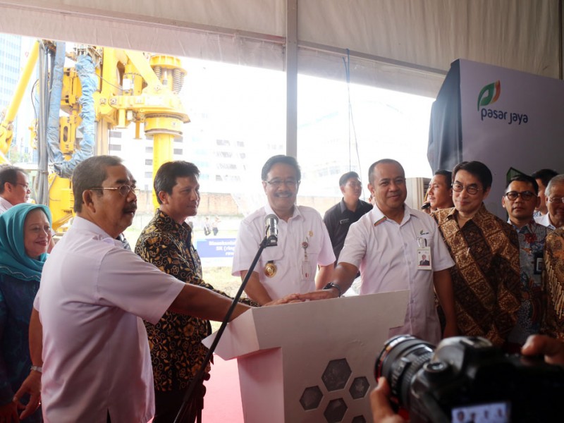 5-Djarot-Hadiri-Groundbreaking-Pasar-Benhilreza.jpg