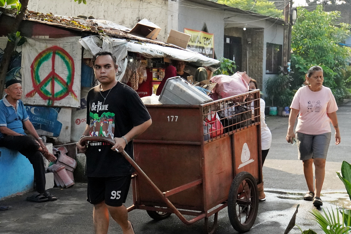 1.Bank Sampah Sehati Berhasil Kumpulkan 2,5 Ton Sampah Daur Ulang.jpg