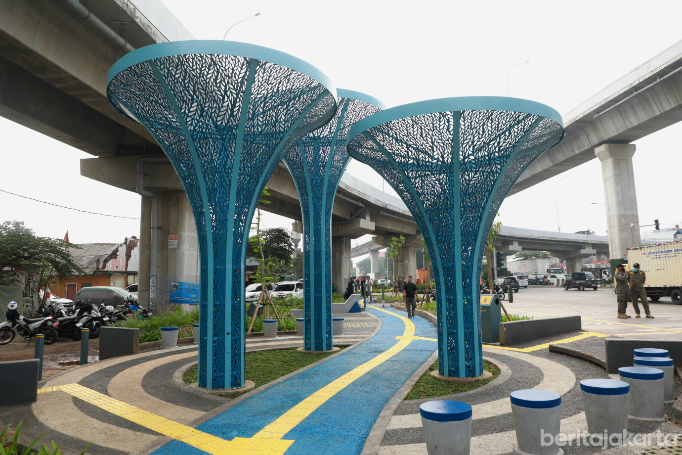 5taman gapura muka cakung.jpg