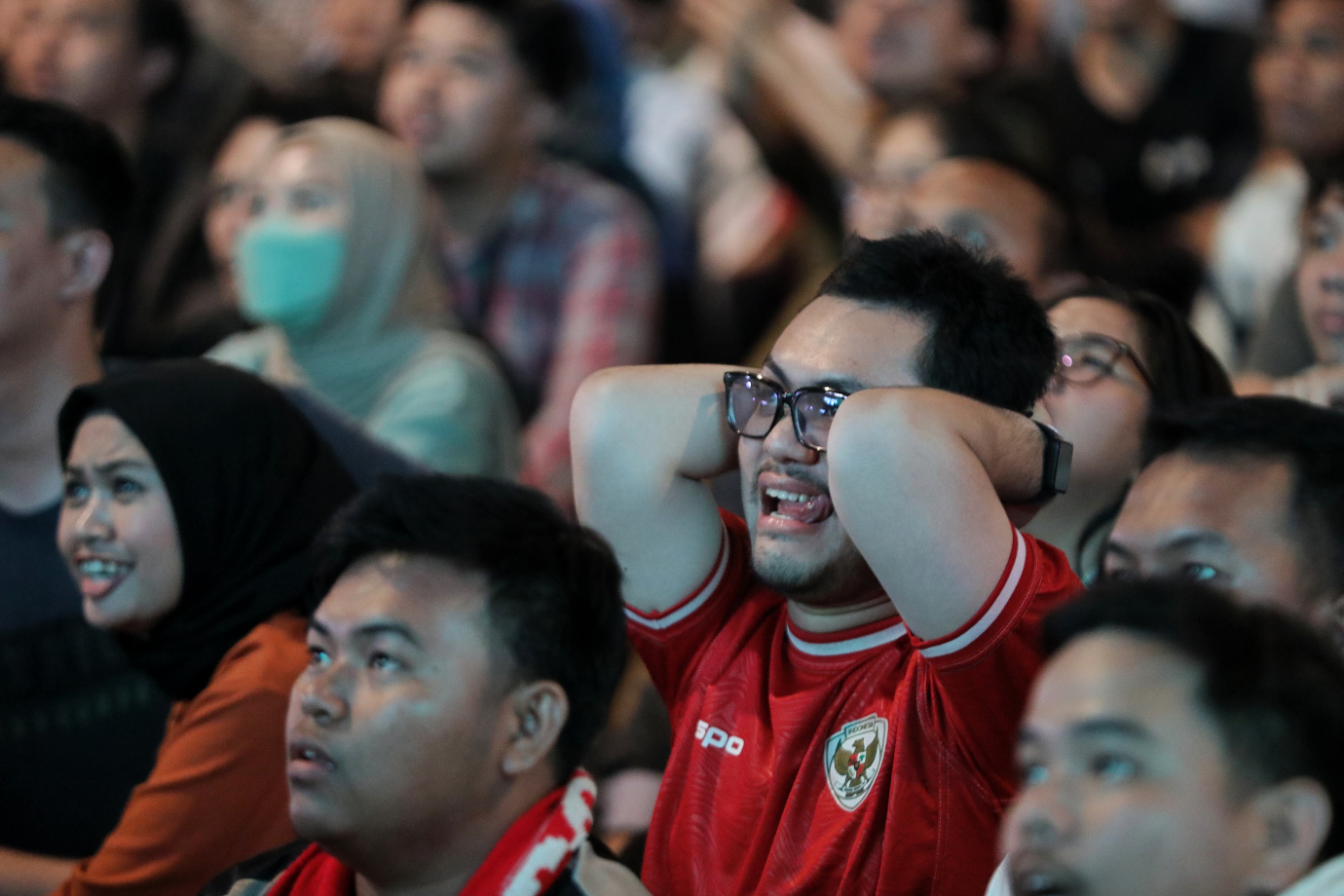 Ribuan Warga Nonton Bareng Timnas Indonesia Melawan China di GBK