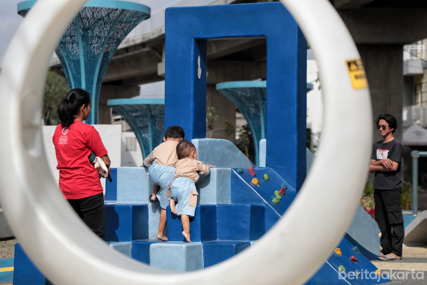 5.Taman Gapura Muka Cakung Jadi Spot Favorit Baru.jpg