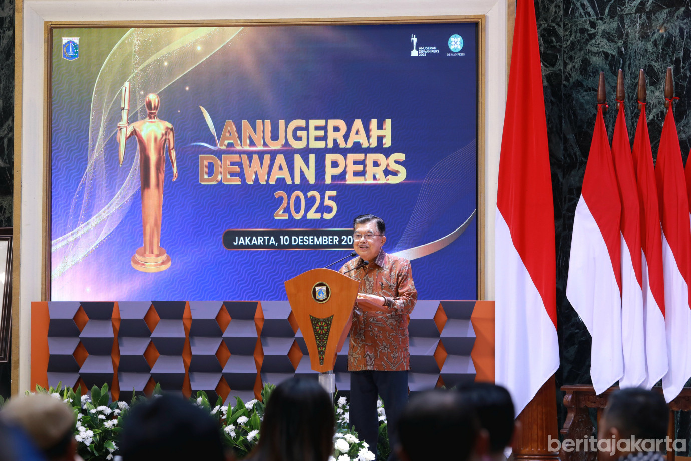 6 anugerah dewan pers..jpg