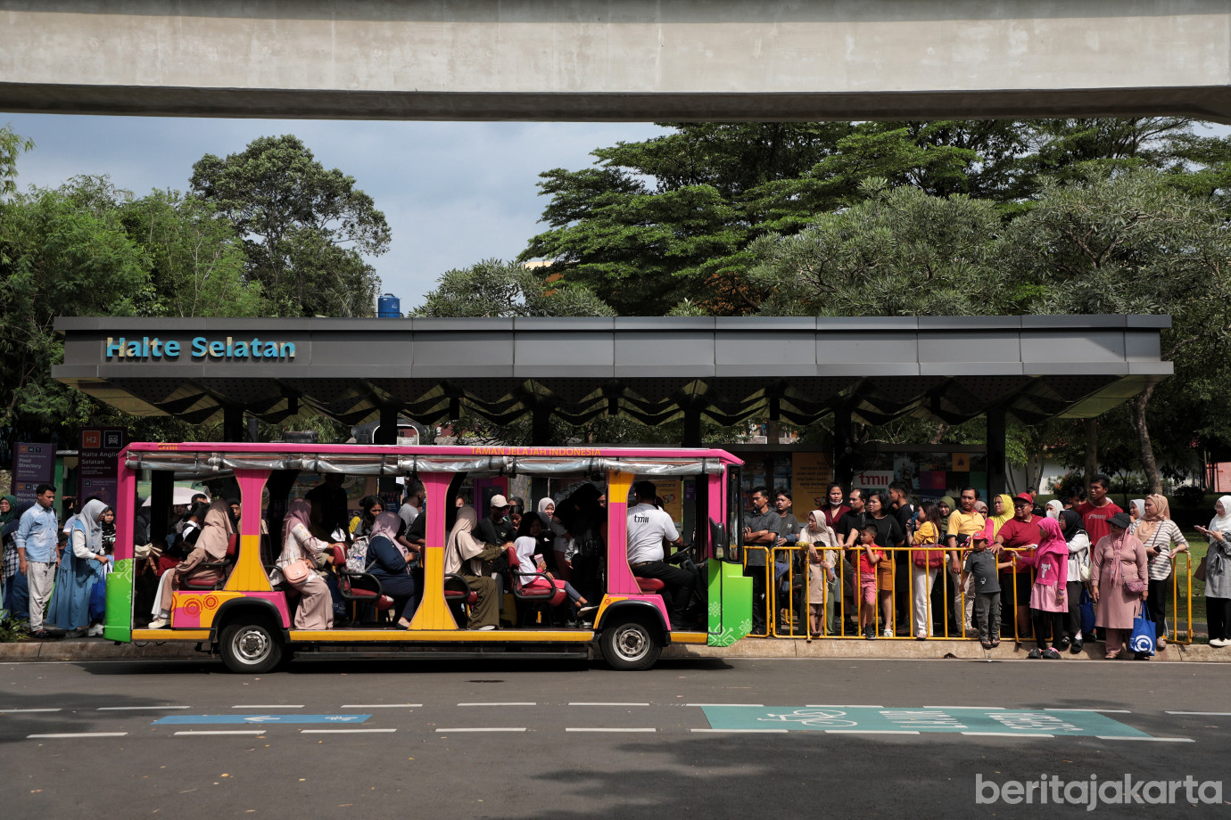 2.Menghabiskan Waktu Libur Nataru di TMII.jpg