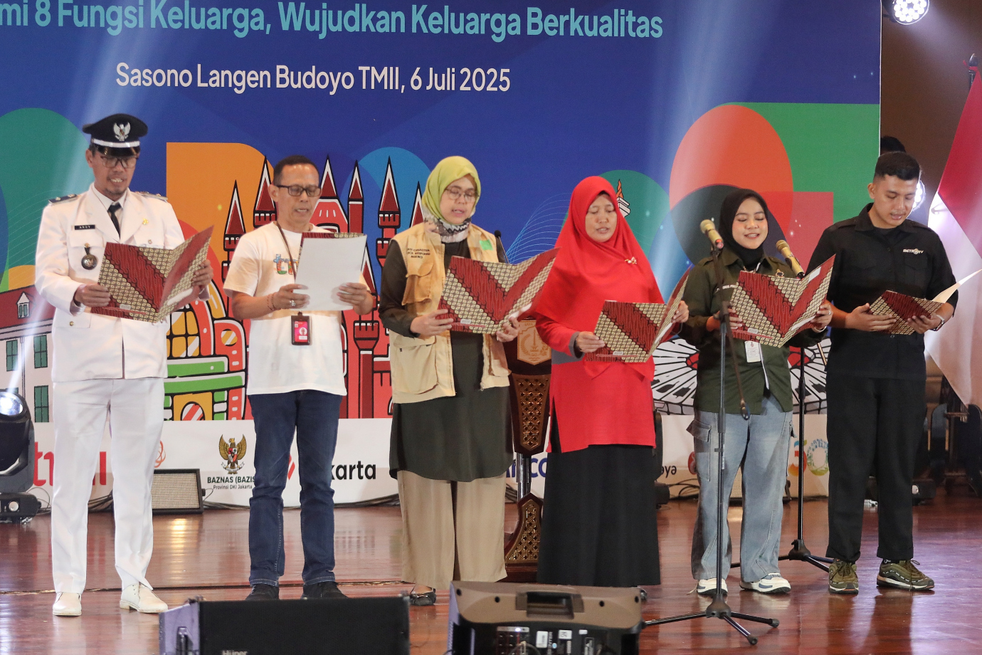 5.Peringatan Hari Keluarga Nasional Ke-32 Provinsi DKI Jakarta .jpg