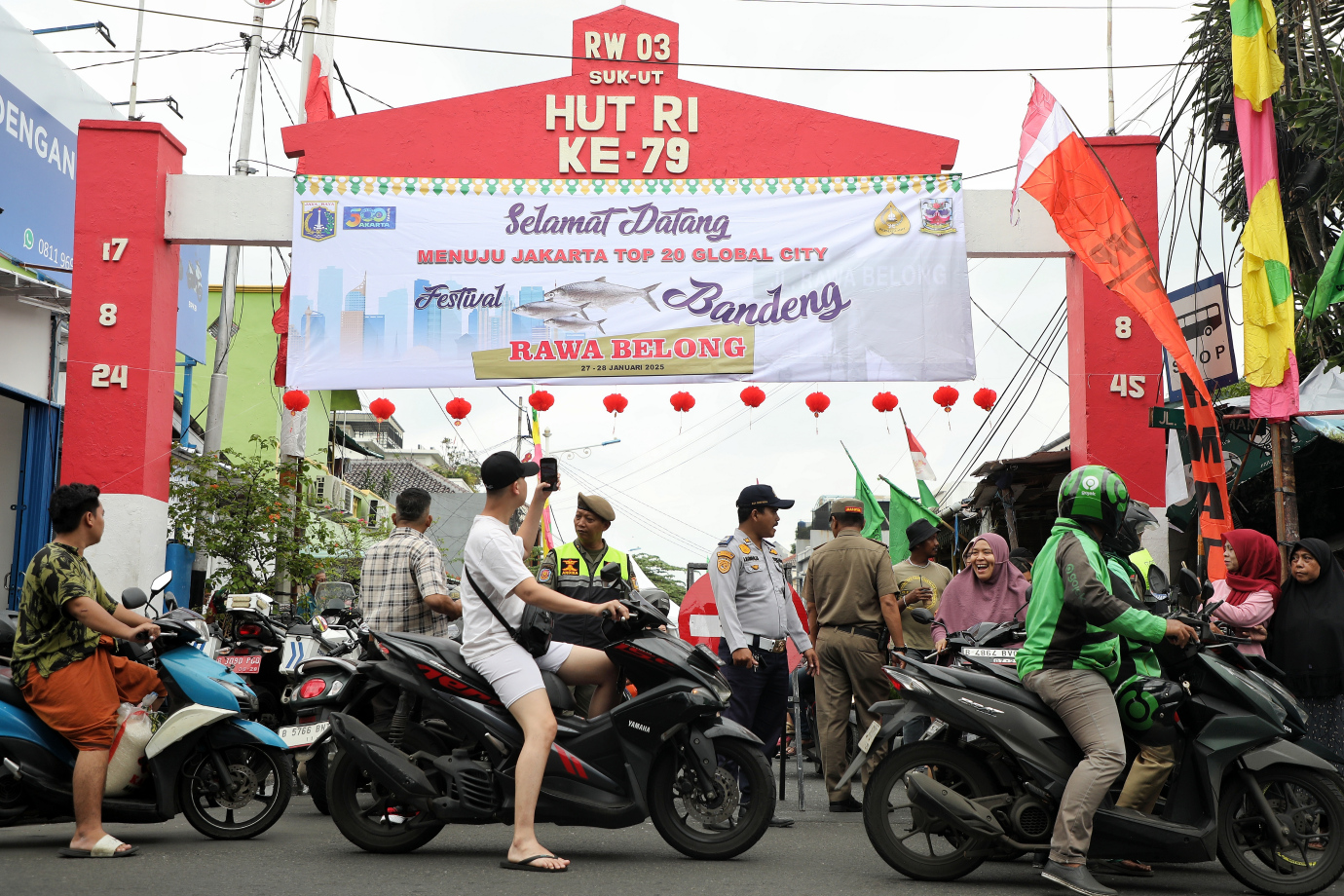1.Festival Bandeng Rawa Belong.jpg
