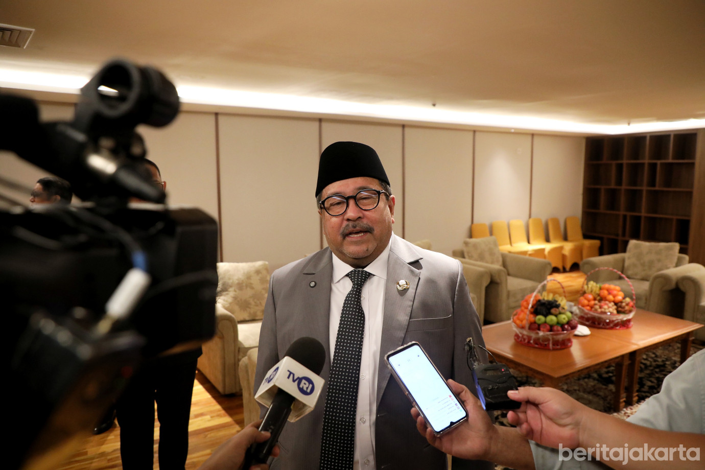6.Rano Sampaikan Orasi Ilmiah Pada Wisuda Universitas Budi Luhur.jpg