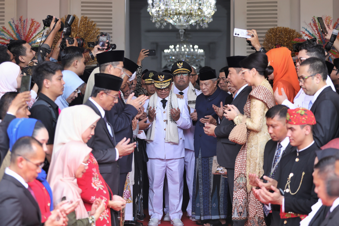 8.Pramono dan Rano Tiba di Balai Kota.jpg