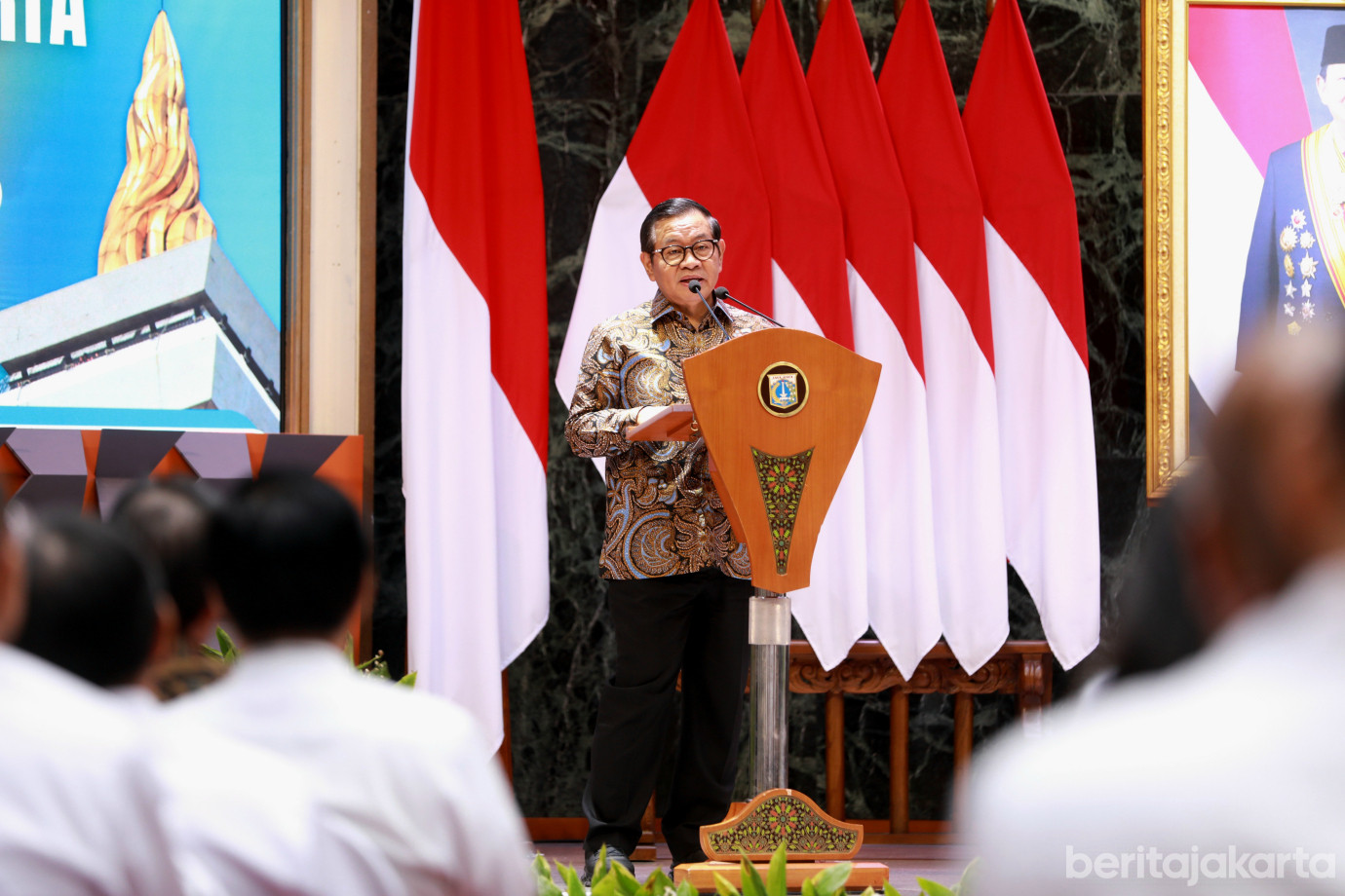 8-2pengukuhan REI DKI.jpg