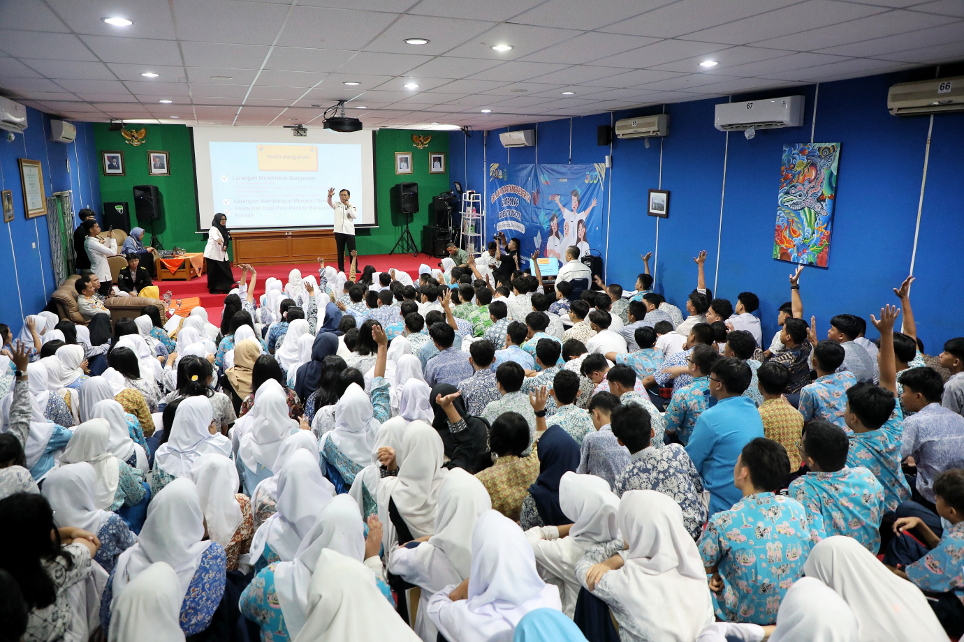 1.Satpol PP Goes To School Hadir di SMAN 28.jpg