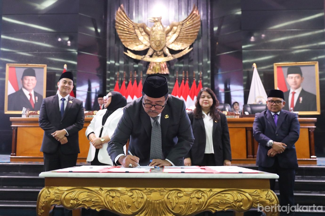 Wagub Paripurna Keputusan Ranperda-3.jpg