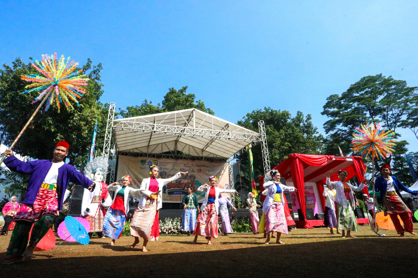 2 Wagub Rano Hadiri acara Cilandak Berbudaya_2.jpg