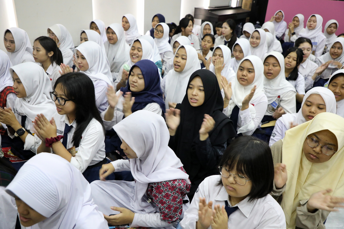 2.Rano Karno Tinjau Pelaksanaan MPLS di SMAN 6 Jakarta.jpg