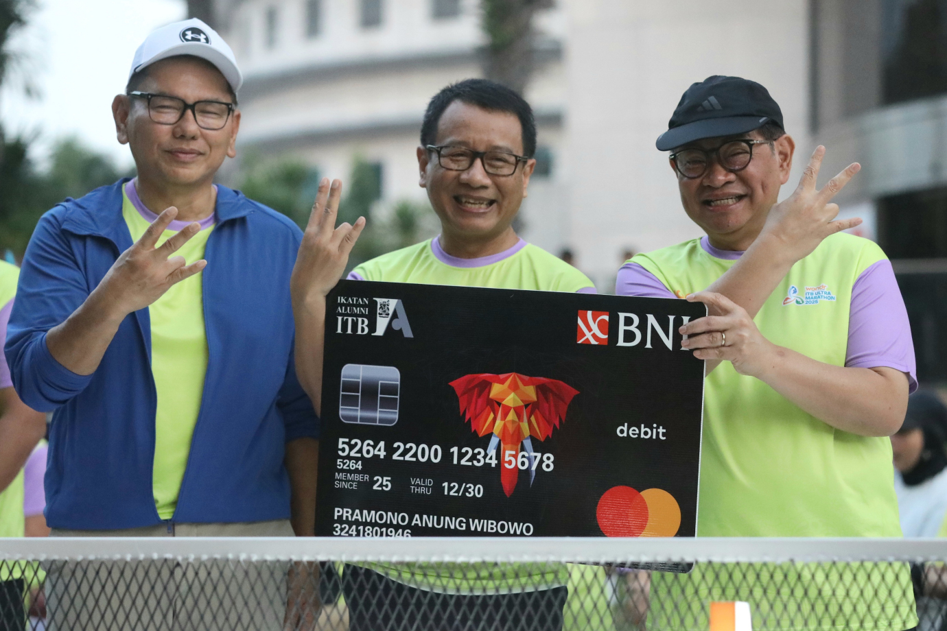 3 Gubernur Pramono Lepas 272 Peserta Community Run Road to ITB Ultra Marathon 2025_3.jpg