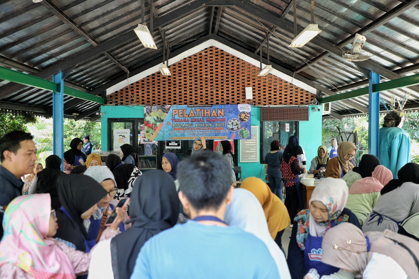 1.Pelatihan Tenaga Terja Mandiri Bidang Aneka Kue.jpg