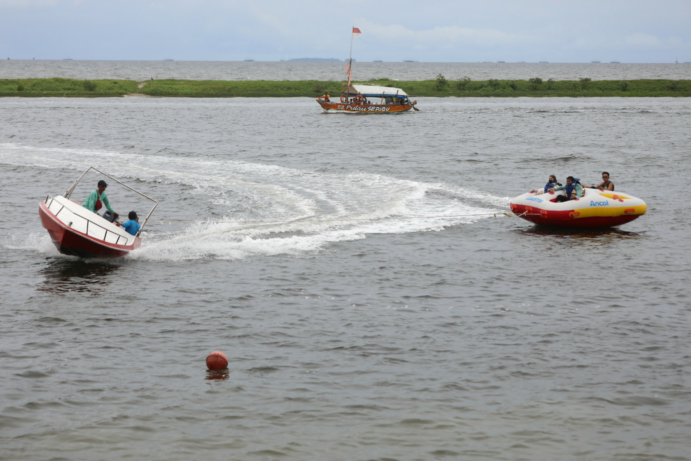 5 Ribuan Pengunjung padati Pantai Ancol Taman Impian_5.jpg