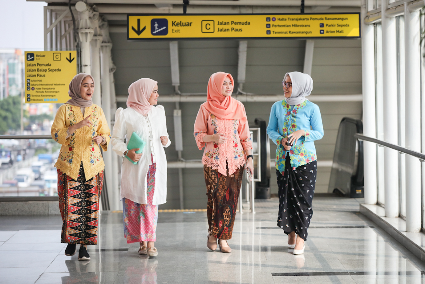 Kebaya LRT-8.jpg