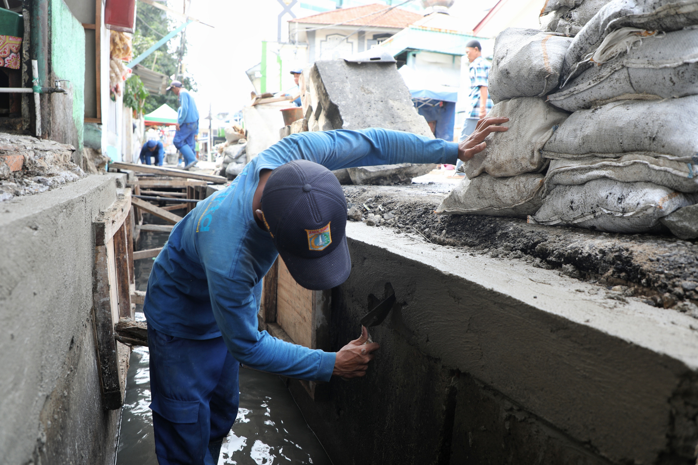 6.Sudin SDA Jakpus Perbaiki Saluran di Kebon Sirih Barat.jpg