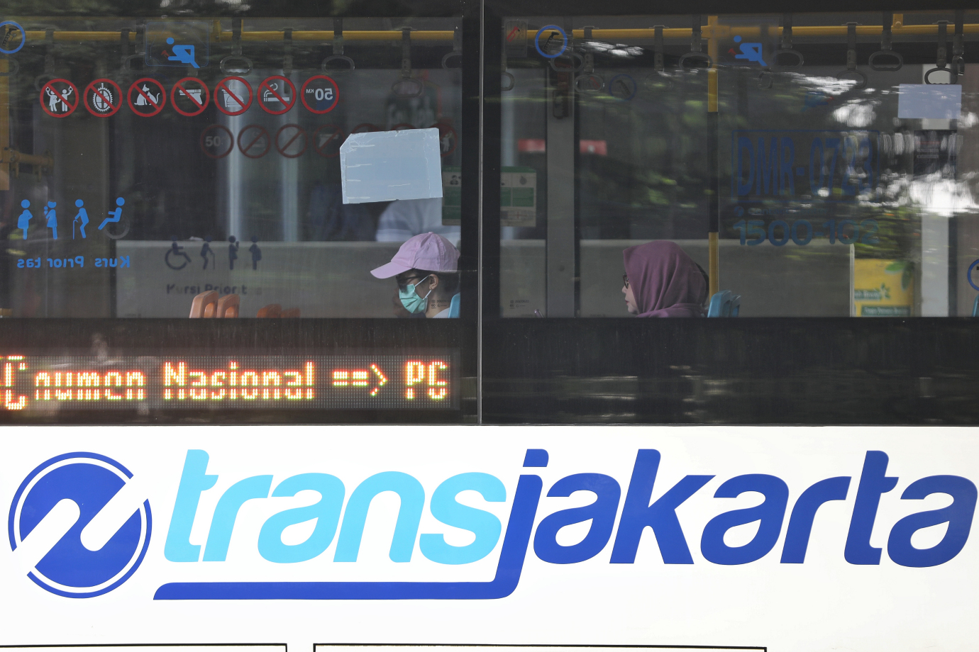 7.Munjirin Naik Transum Menuju Kantor Wali Kota Jakarta Timur.jpg
