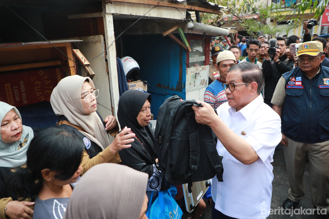 6-1pramono kebakaran taman sari.jpg