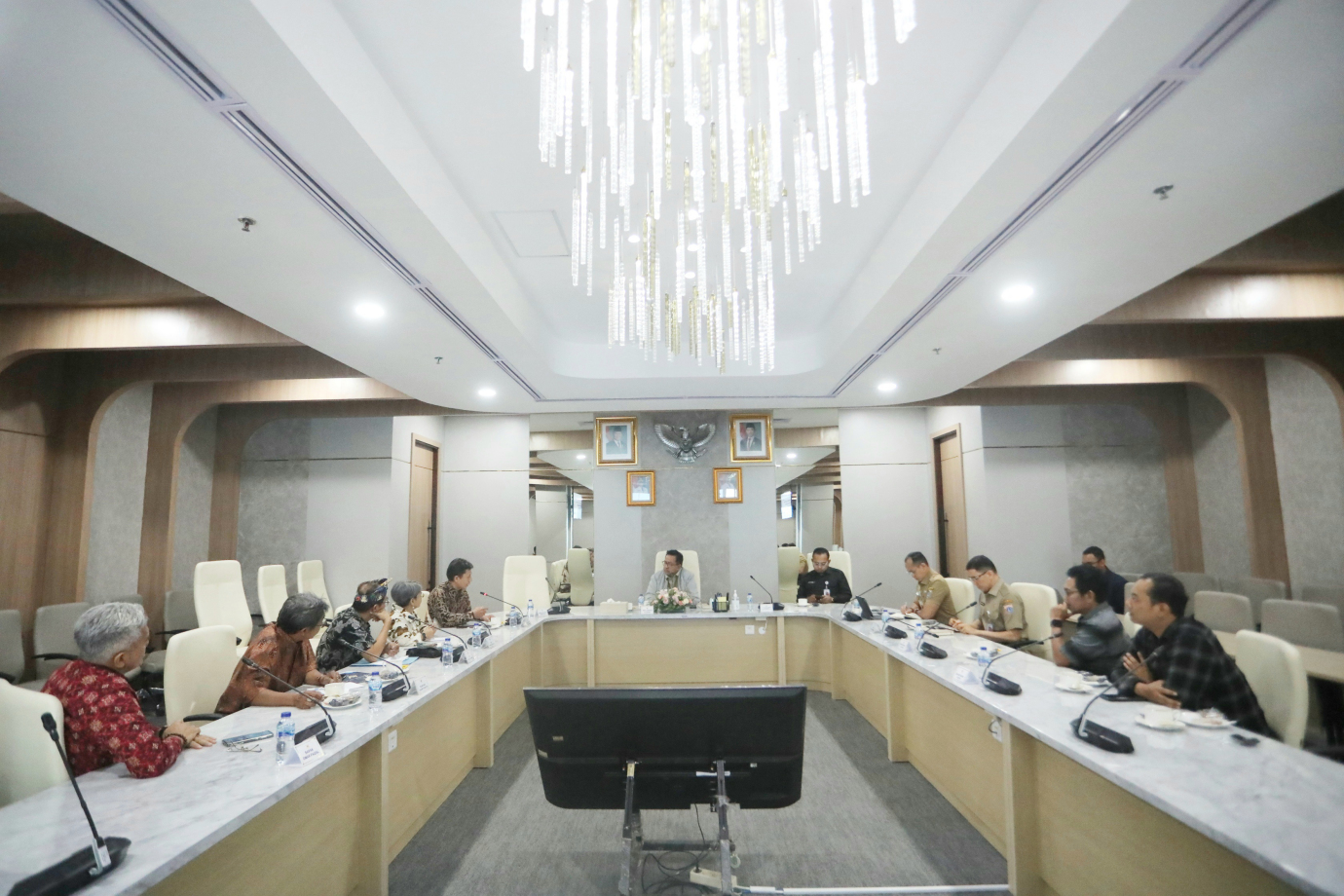 5 Wagub Menerima Audiensi Kelompok Seni Senar Wangi_5.jpg