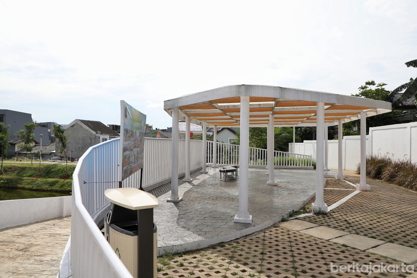 6.Melihat Kelurahan Setu Pemenang Kategori Indah.jpg