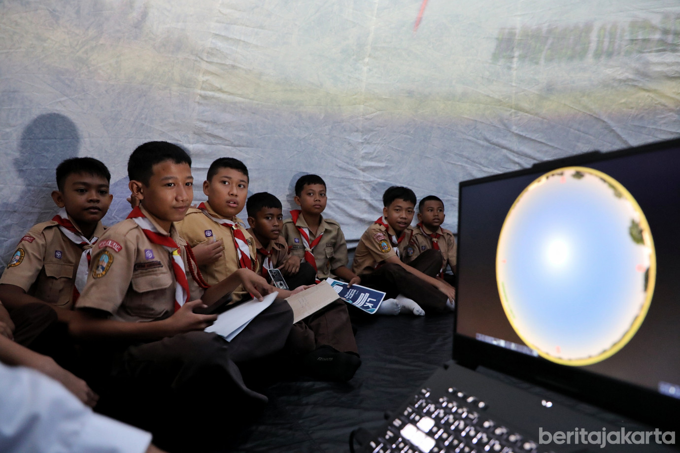 6.Astronomi Goes To School .jpg