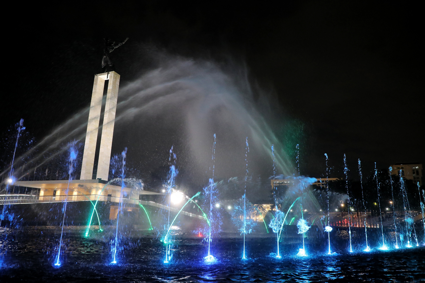 8.Pramono Resmi Buka Taman 24 Jam.jpg