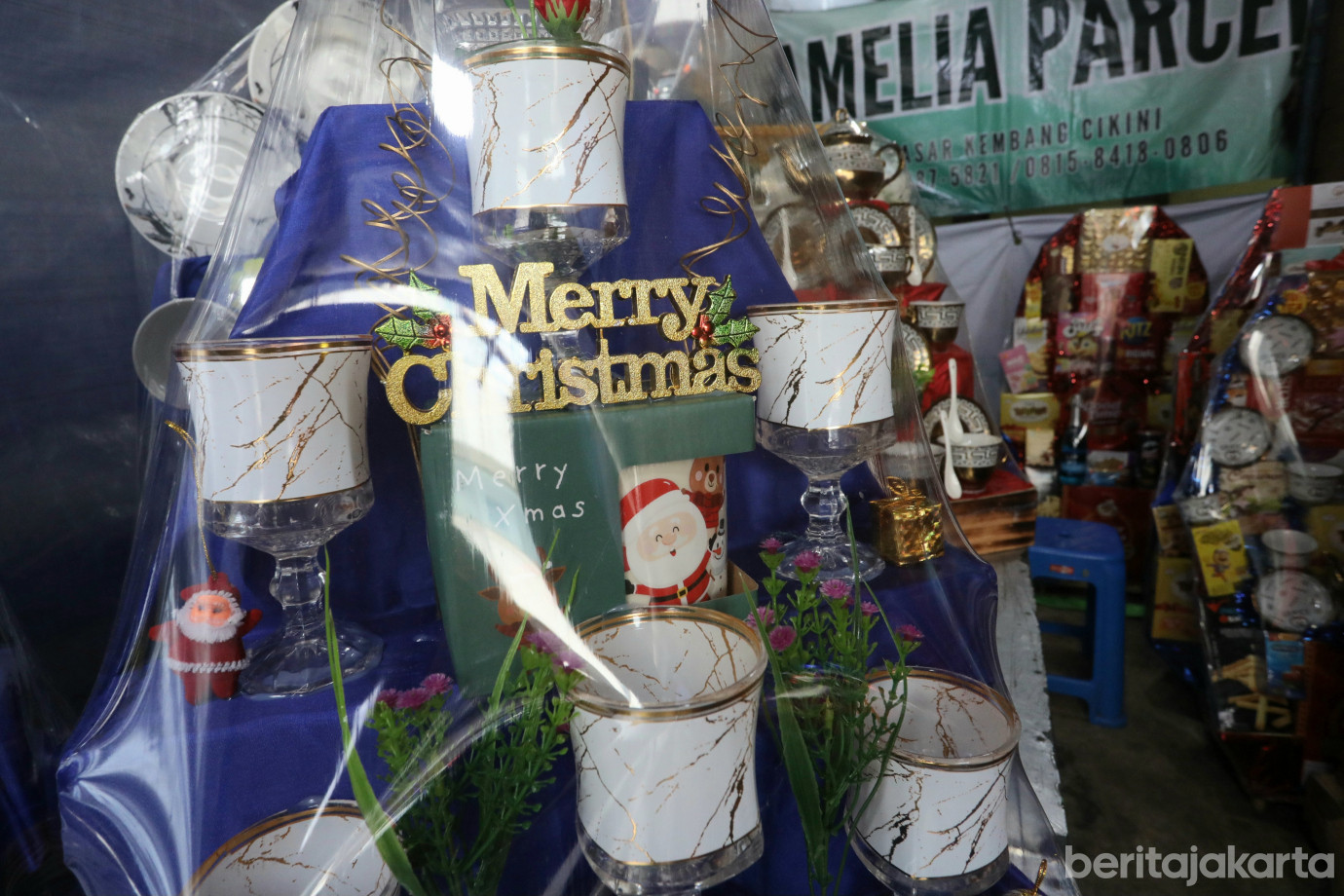 5 Jelang Nataru 2025, Pedagang Parsel Mulai Ramaikan Pasar Kembang Cikini_5.jpg