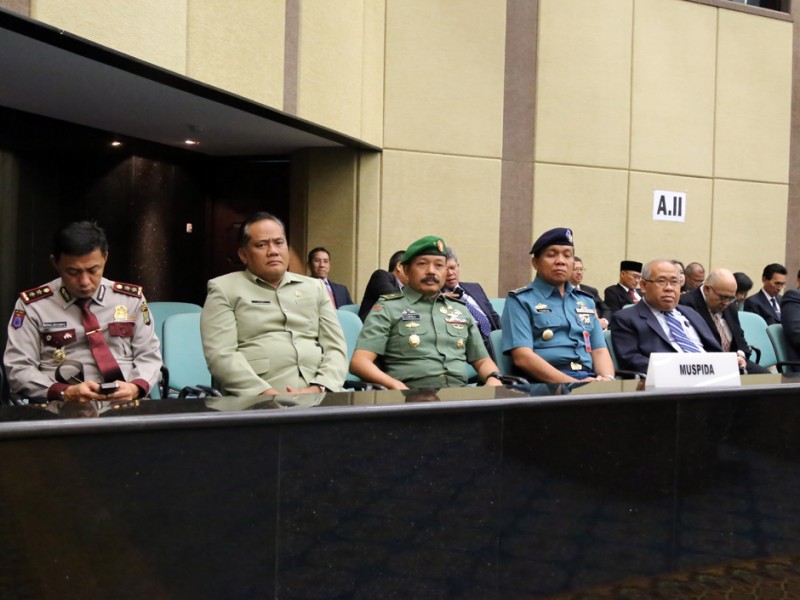 gubernur lkpj8.jpg