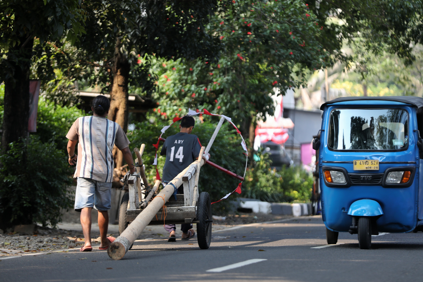 6.Penjualan Pohon Pinang.jpg